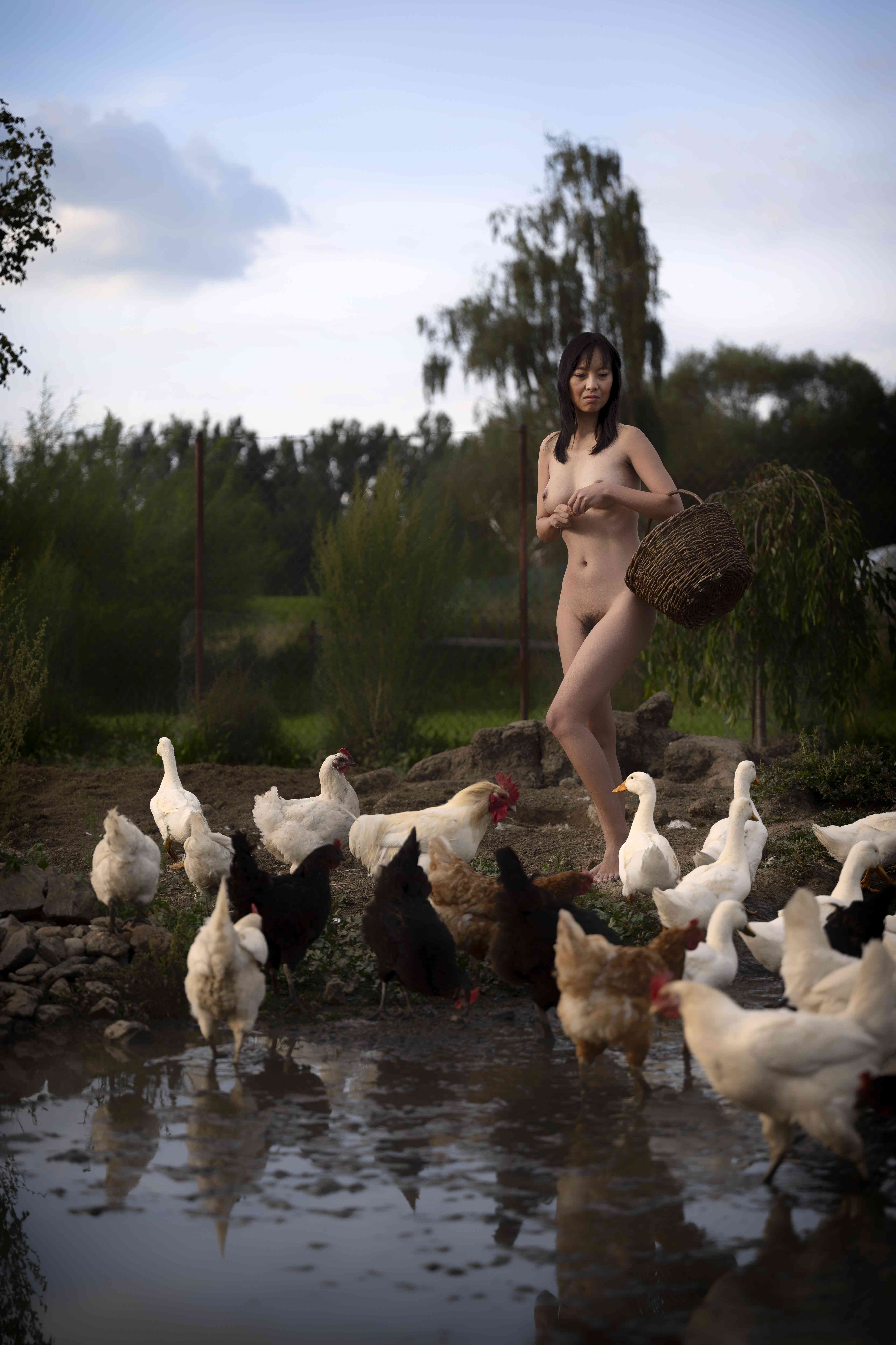 Foto: © Petr Strbačka, Edice Na dvorku, Model: Lucie
