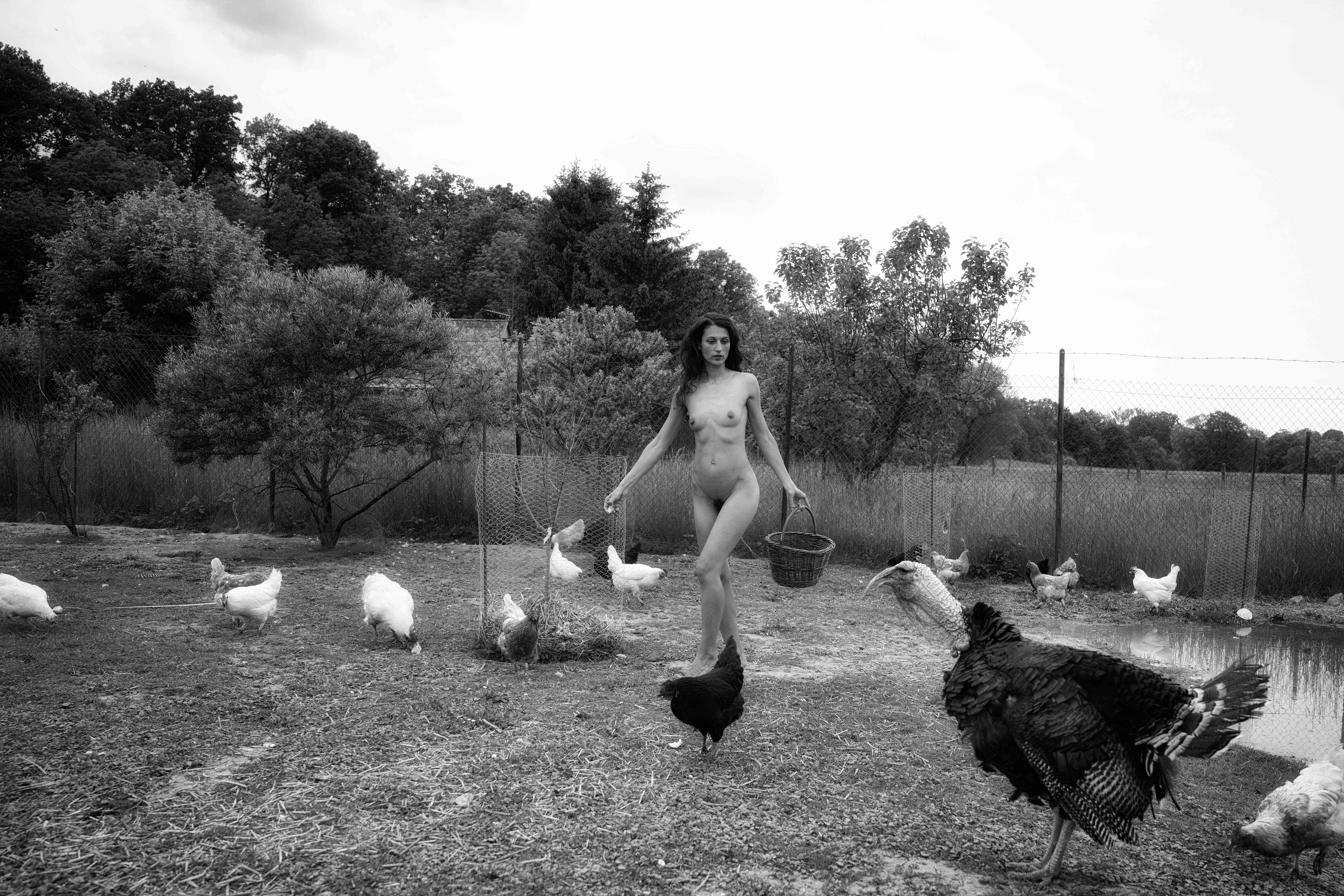 Foto: © Petr Strbačka, Edice Na dvorku, Model: Šarlota Jaroslava