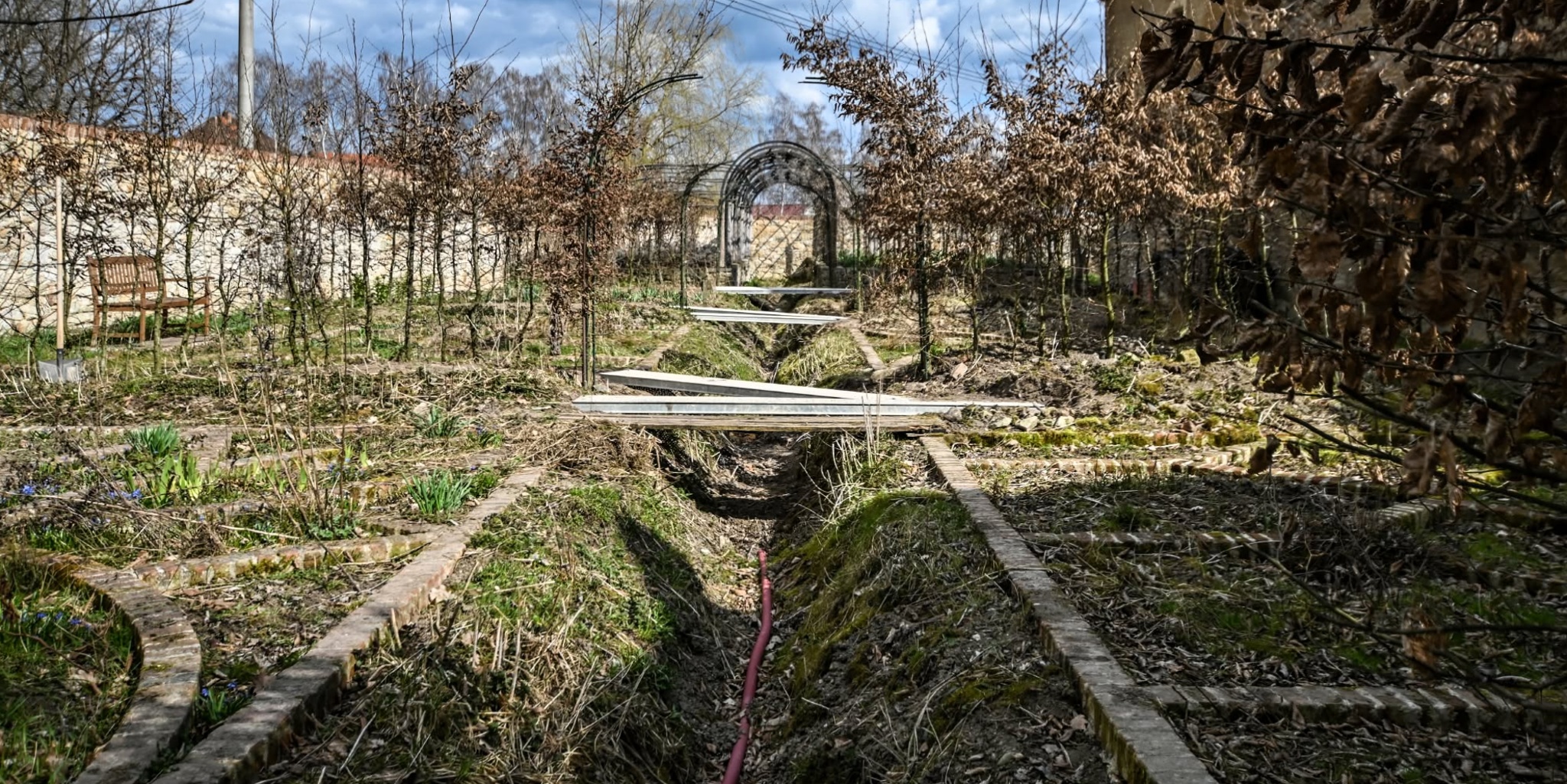 Dolní tvrz ( Barochovská ) Kestřany
